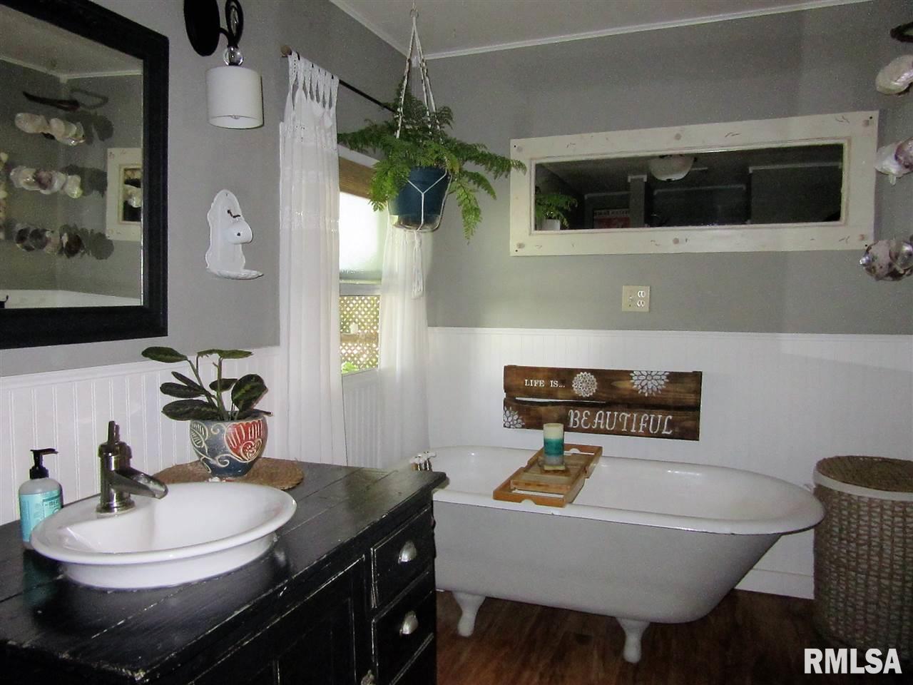 1222 North Batterton Road Astoria, IL 61501 - Photo 12 of 36