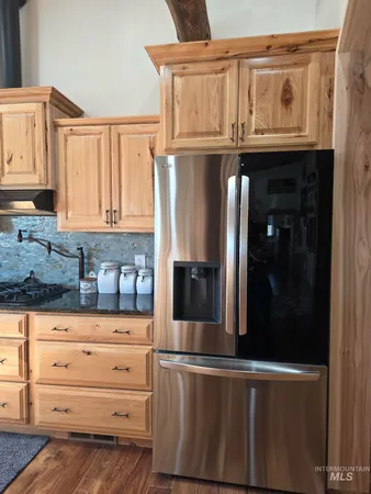 $995,000 | 809 River Pointe Lane, Lenore, ID 83541