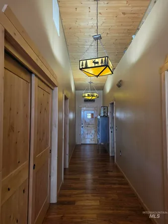 $995,000 | 809 River Pointe Lane, Lenore, ID 83541