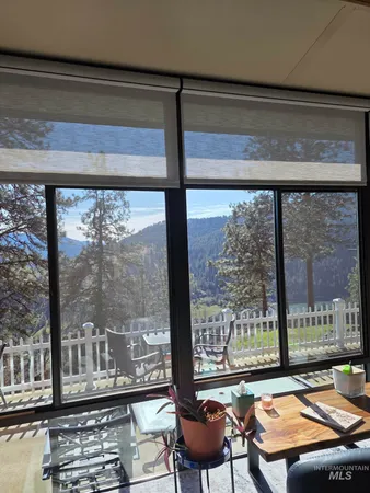 $995,000 | 809 River Pointe Lane, Lenore, ID 83541