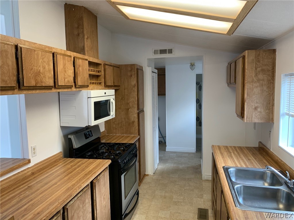 1128 Ramar Road Bullhead City, AZ 86442 - Photo 10 of 26