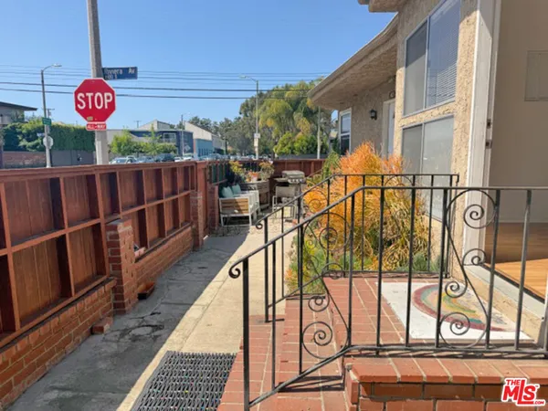 $2,450 | 407 Venice Way, Venice, CA 90291