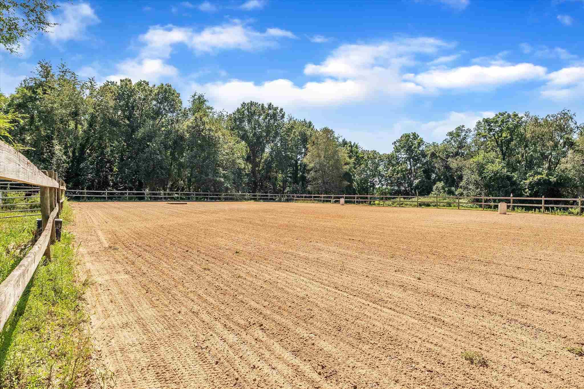 54619 Pear Road South Bend, IN 46628 - Photo 6 of 29
