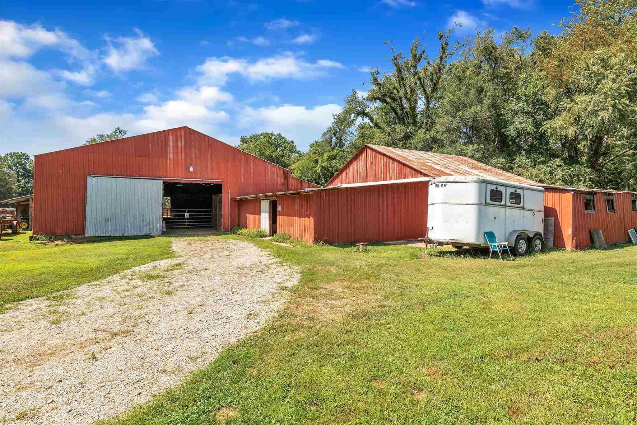 54619 Pear Road South Bend, IN 46628 - Photo 8 of 29