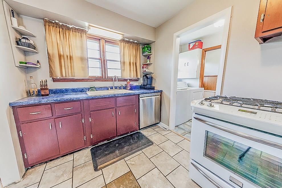 6592 Reed Road Pittsboro, IN 46167 - Photo 10 of 24 Gallery Image 10
