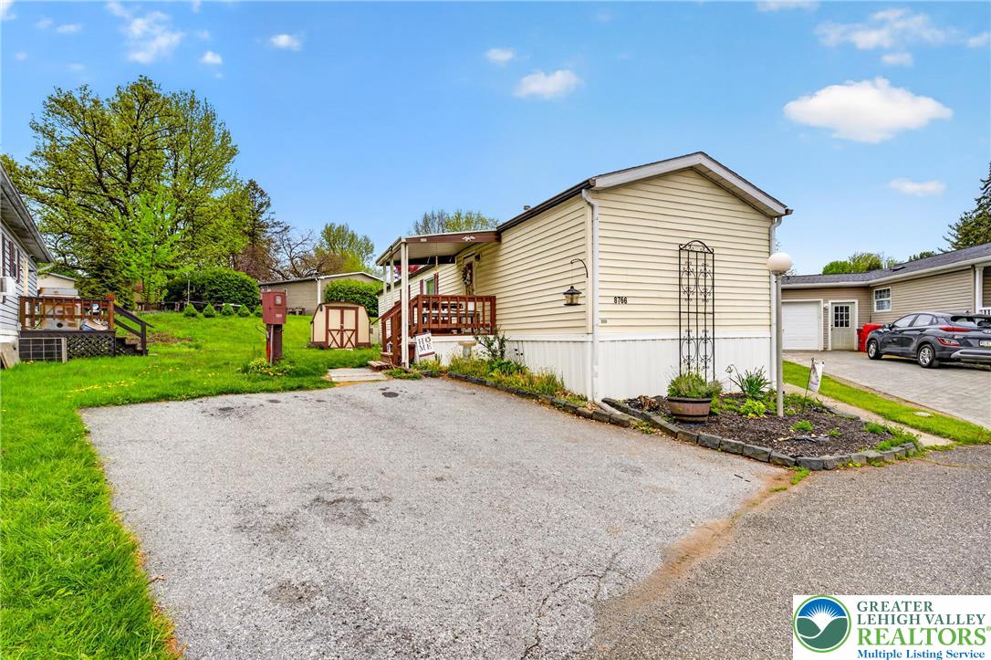 8766 Turkey Ridge Road Breinigsville, PA 18031 - Photo 2 of 35