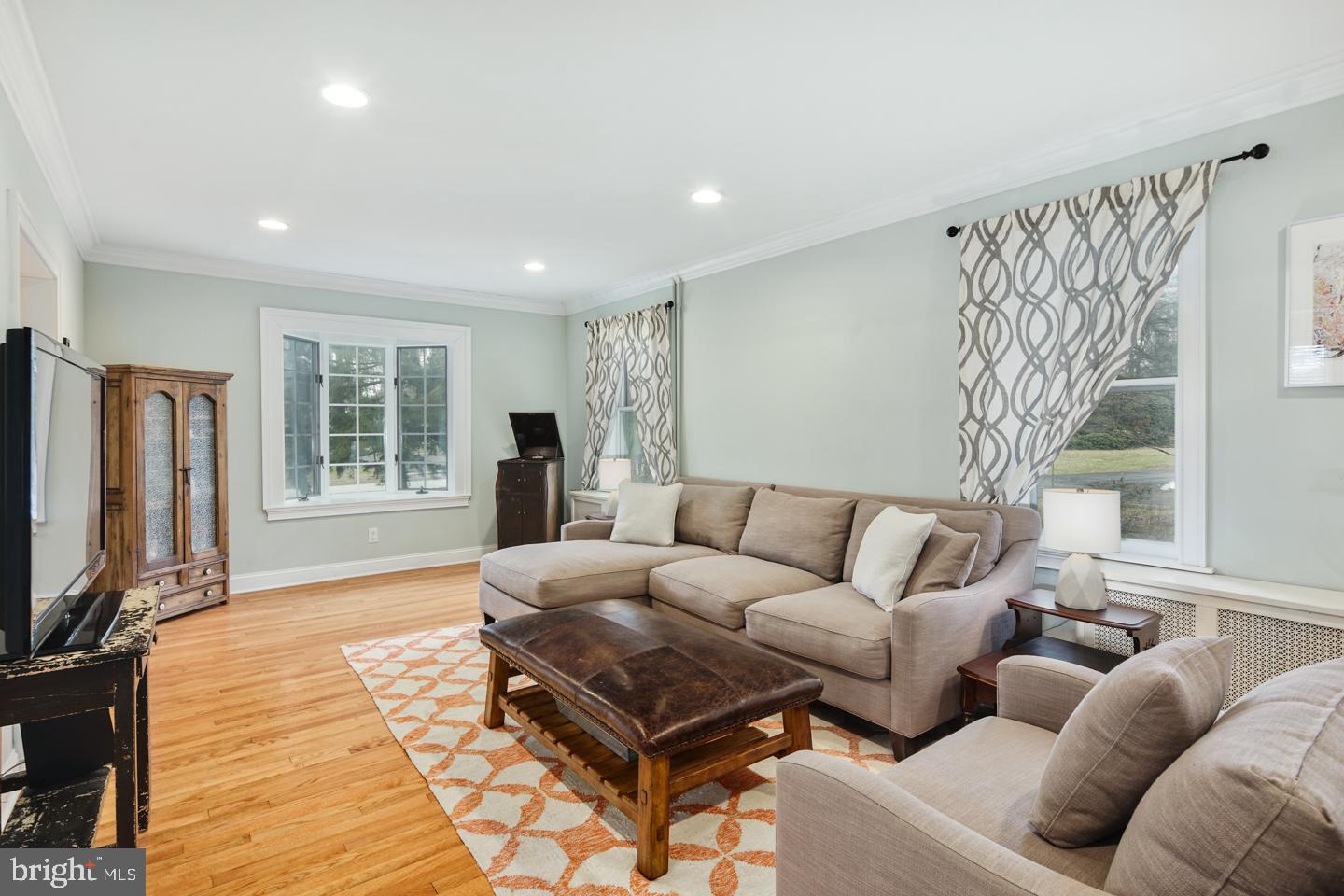 605 Chews Landing Road Haddonfield, NJ 08033 - Photo 12 of 37 Living Room