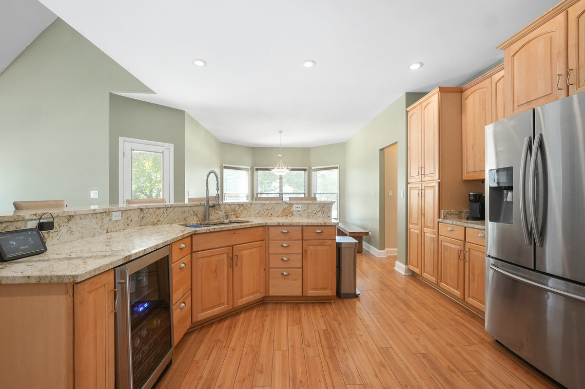 24221 Camelot Road Shorewood, IL 60404 - Photo 17 of 45 Gallery Image 17