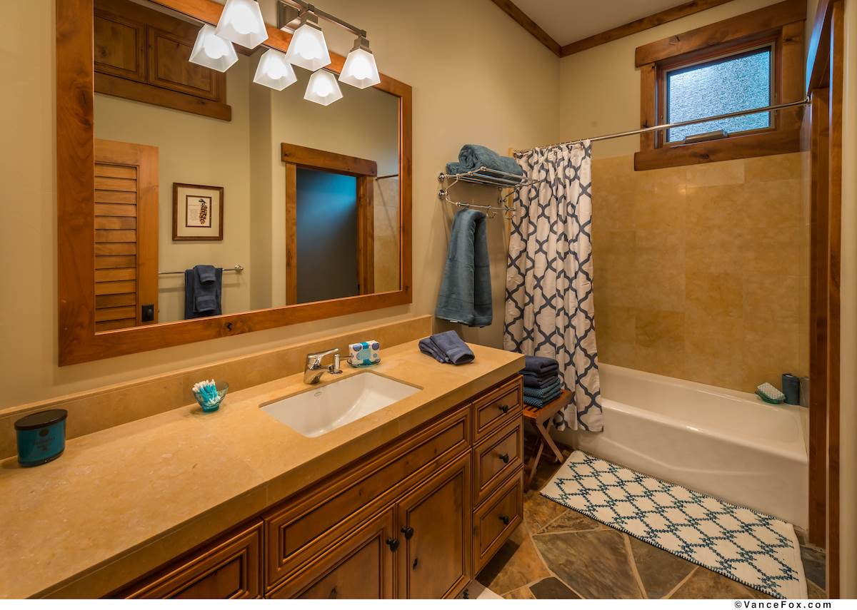 1711 Grouse Ridge Road Truckee, CA 96161 - Photo 8 of 14