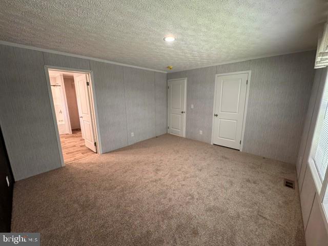 5020 Old Timber Road Stroudsburg, PA 18360 - Photo 19 of 36 Spacious room with natural light.