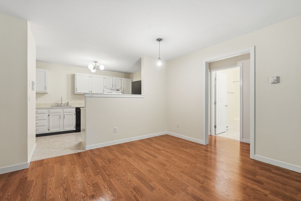 44 Evergreen Road, Unit 302 Northampton, MA 01053 - Photo 8 of 28
