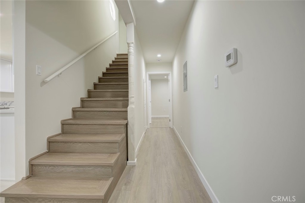 7711 Forsyth Street Tujunga, CA 91042 - Photo 16 of 35 a view of entryway and hall