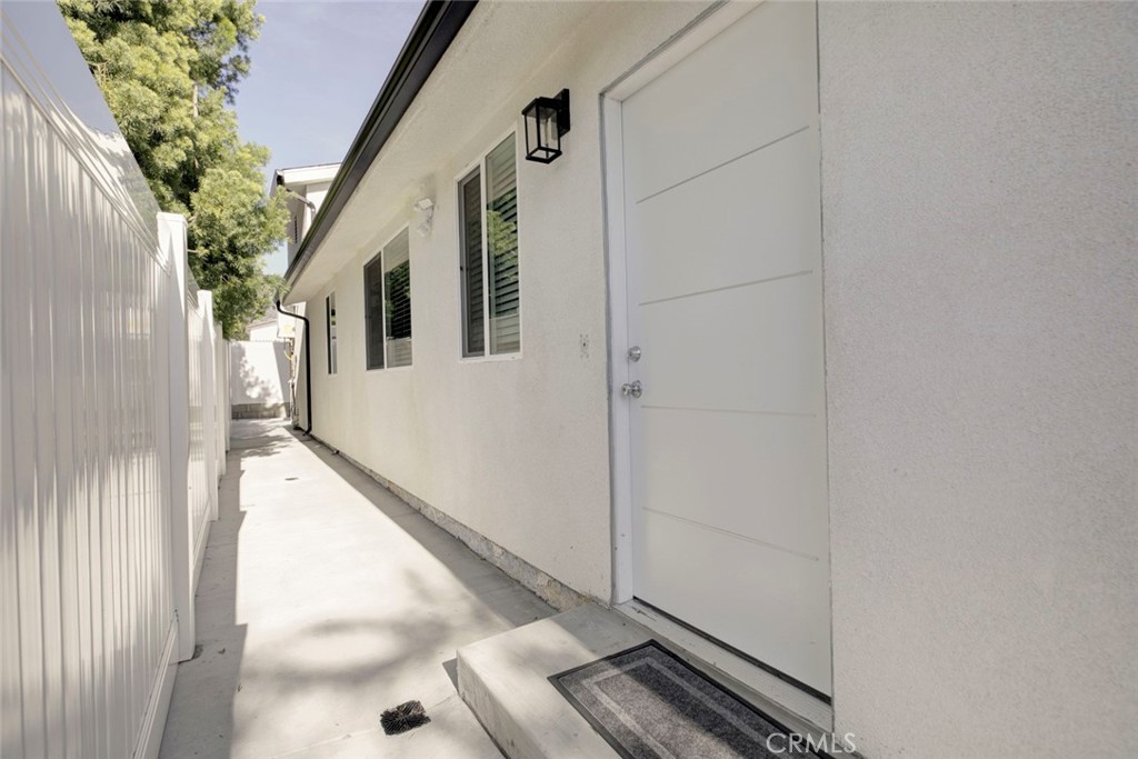 7711 Forsyth Street Tujunga, CA 91042 - Photo 35 of 35 a view of a balcony