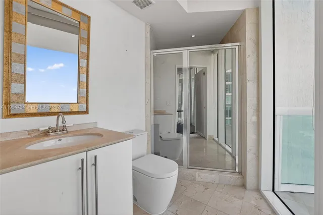 $7,995,000 | 1000 South Pointe Drive, Unit 1501, Miami Beach, FL 33139