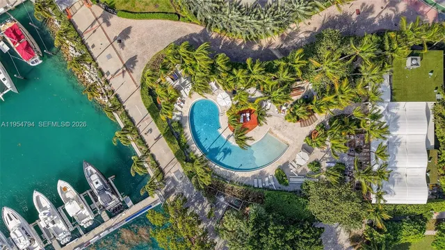 $7,995,000 | 1000 South Pointe Drive, Unit 1501, Miami Beach, FL 33139