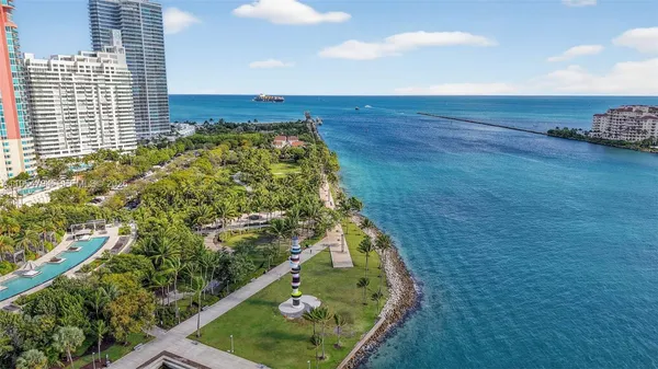 $7,795,000 | 1000 South Pointe Drive, Unit 1501, Miami Beach, FL 33139