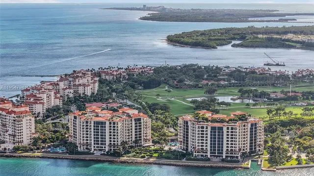 $7,995,000 | 1000 South Pointe Drive, Unit 1501, Miami Beach, FL 33139