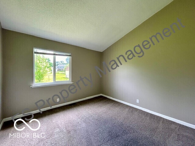 6627 Live Oak Road Indianapolis, IN 46214 - Photo 10 of 35