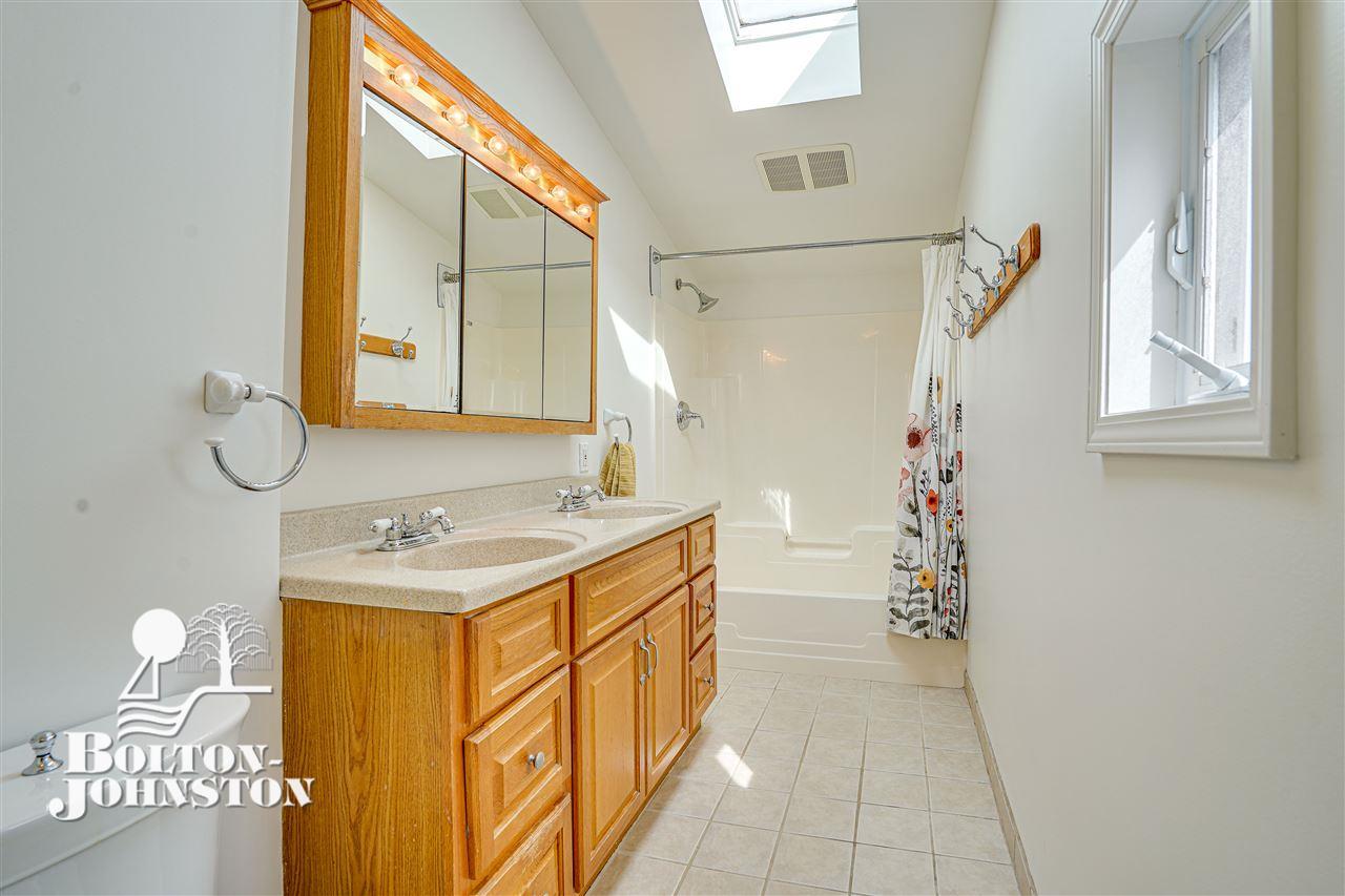 266 Ridgemont Road Grosse Pointe, MI 48236 - Photo 17 of 24 Full Bath - 2nd Floor