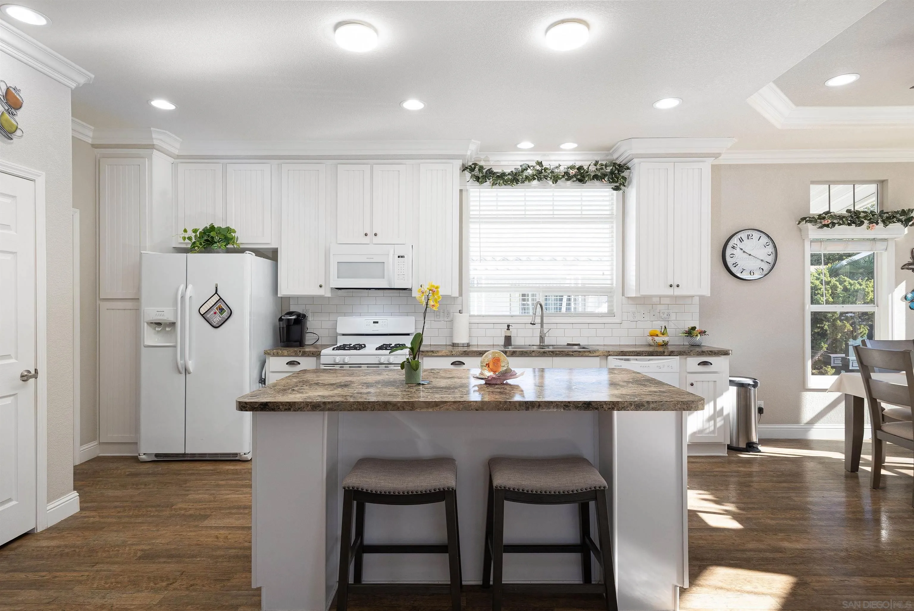 13308 Alpine Drive Poway, CA 92064 - Photo 5 of 20