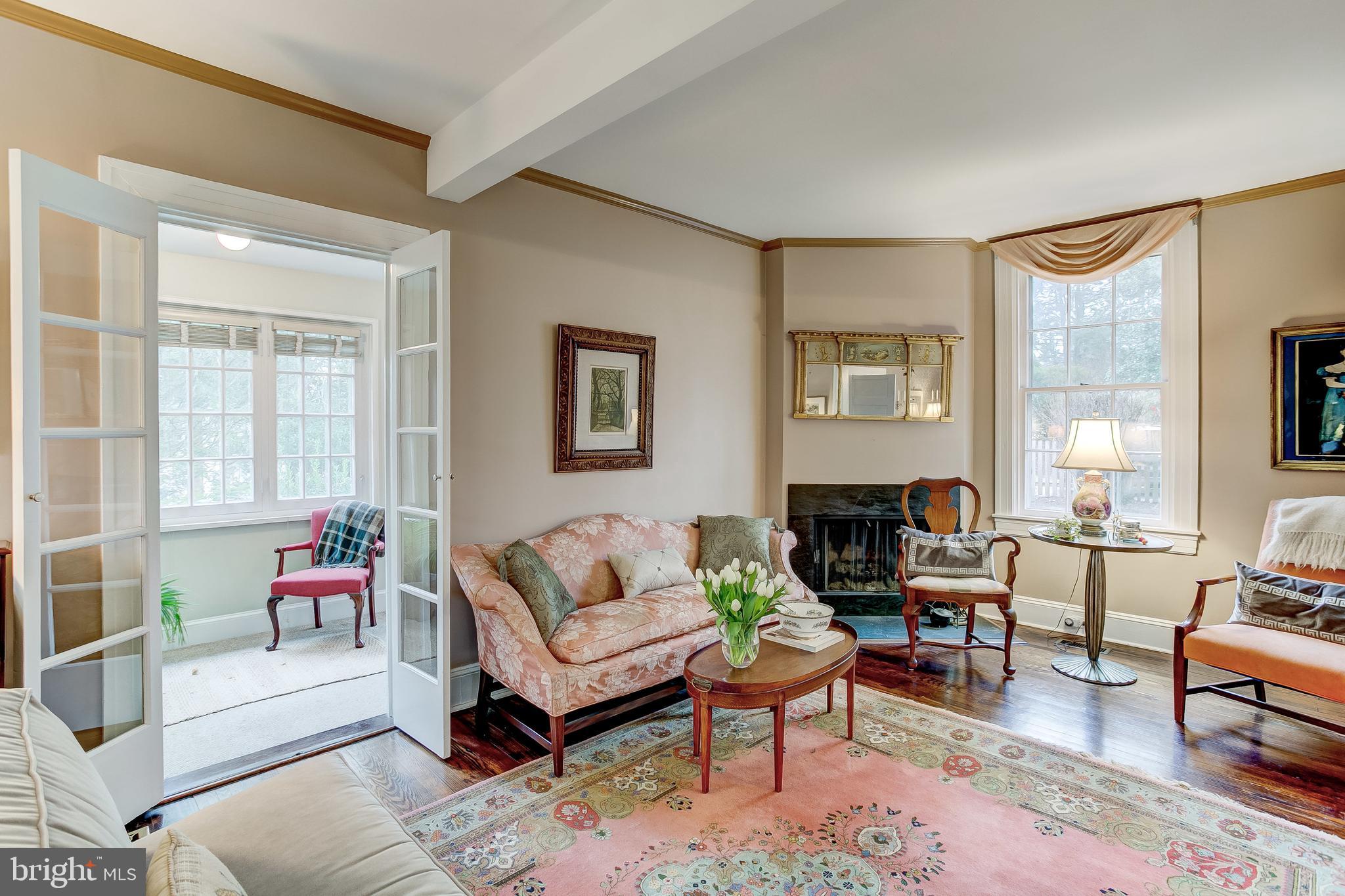 1400 Ruxton Road Baltimore, MD 21204 - Photo 7 of 50 Living room
