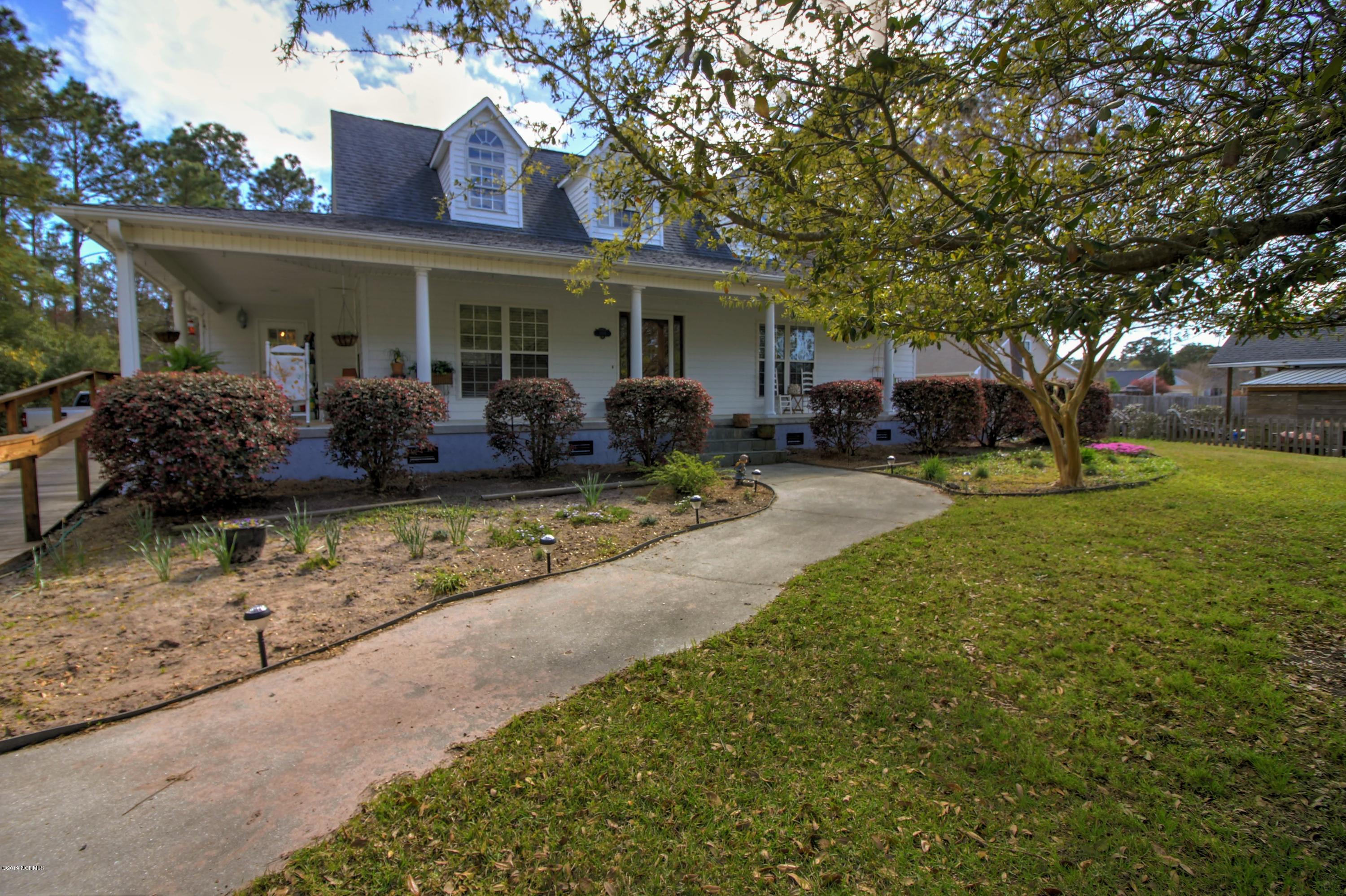 1095 Roberts Road Newport, NC 28570 - Photo 1 of 35 1095 Roberts Road