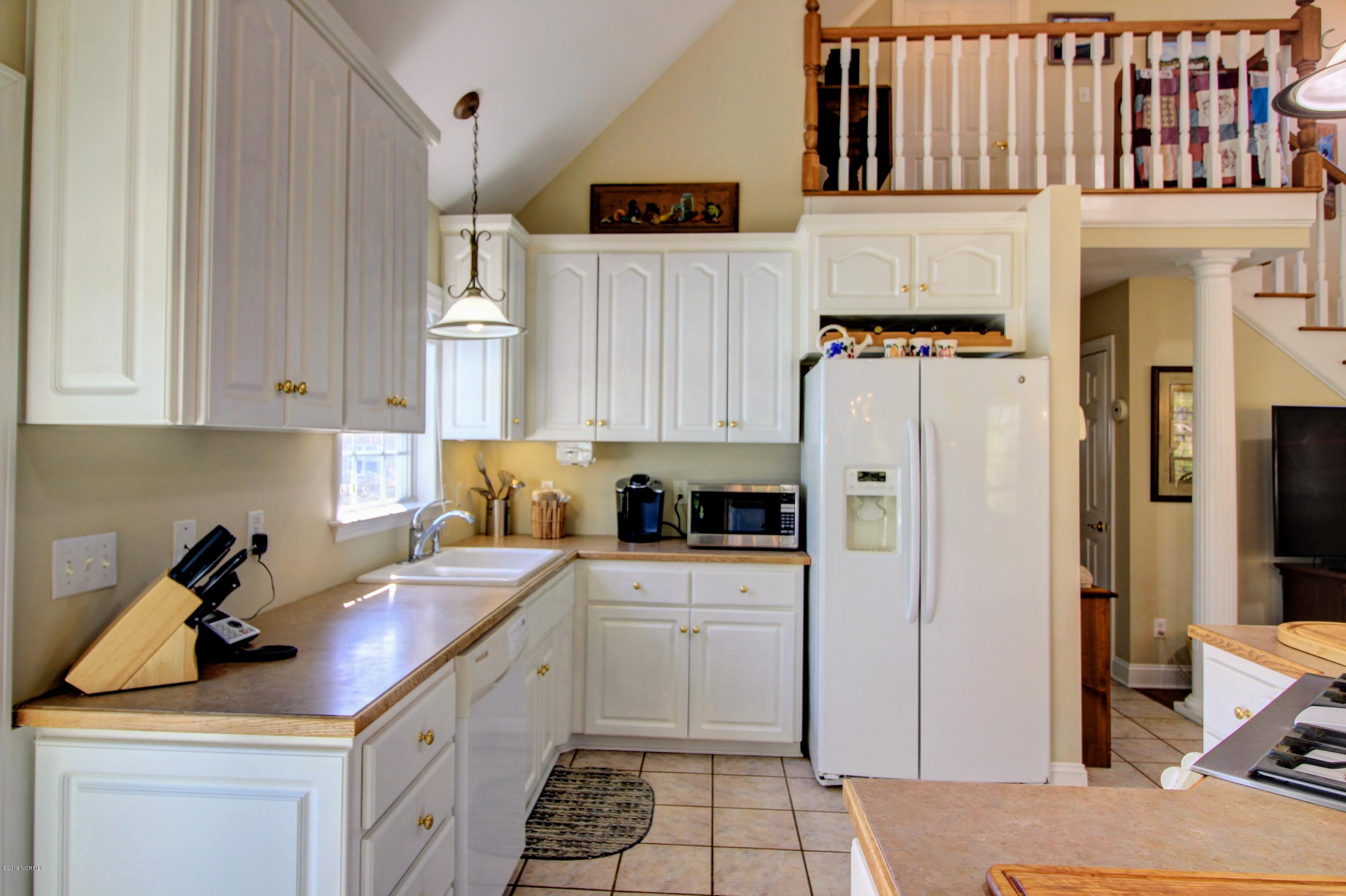 1095 Roberts Road Newport, NC 28570 - Photo 14 of 35 Kitchen