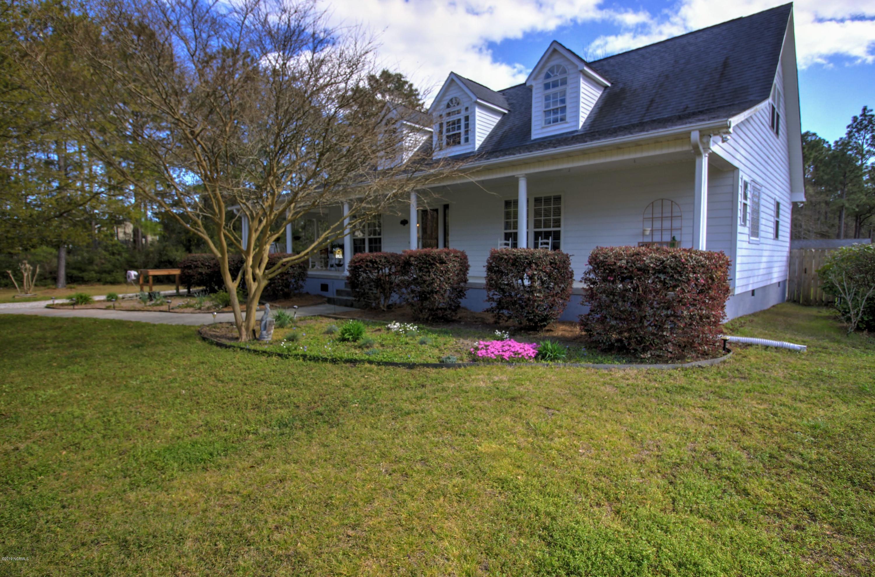 1095 Roberts Road Newport, NC 28570 - Photo 2 of 35 Front