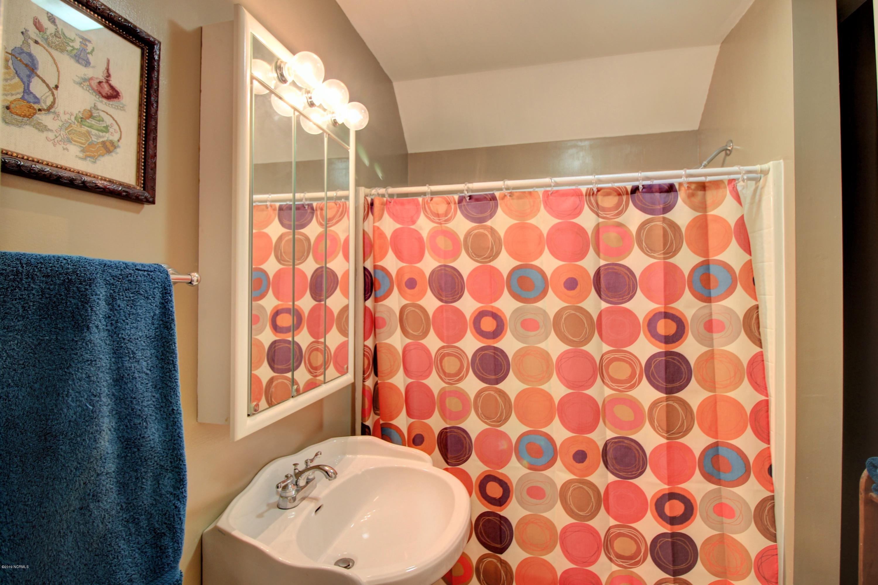 1095 Roberts Road Newport, NC 28570 - Photo 24 of 35 Upstairs Full Bath Three