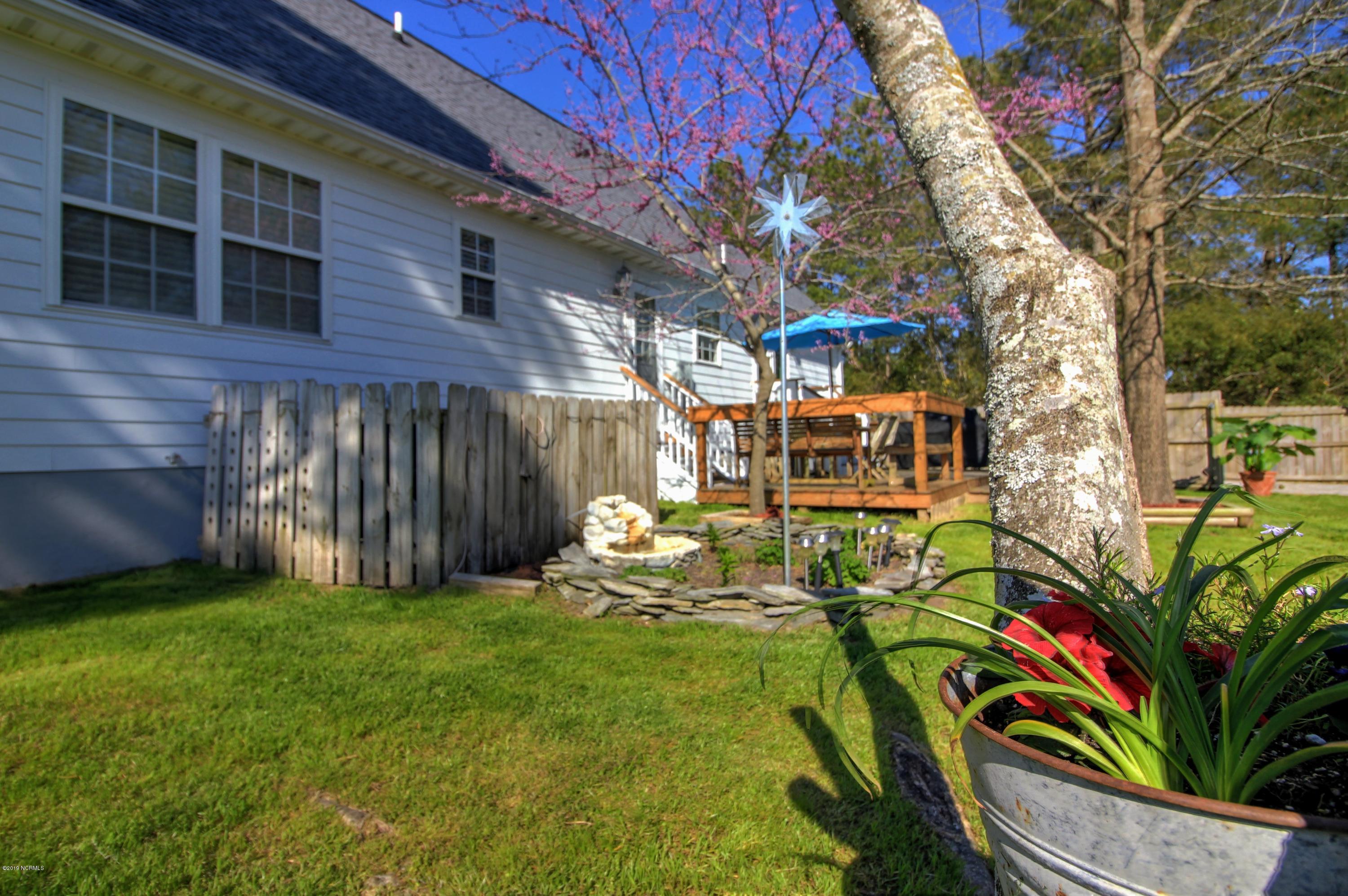 1095 Roberts Road Newport, NC 28570 - Photo 28 of 35 Back of House and Deck