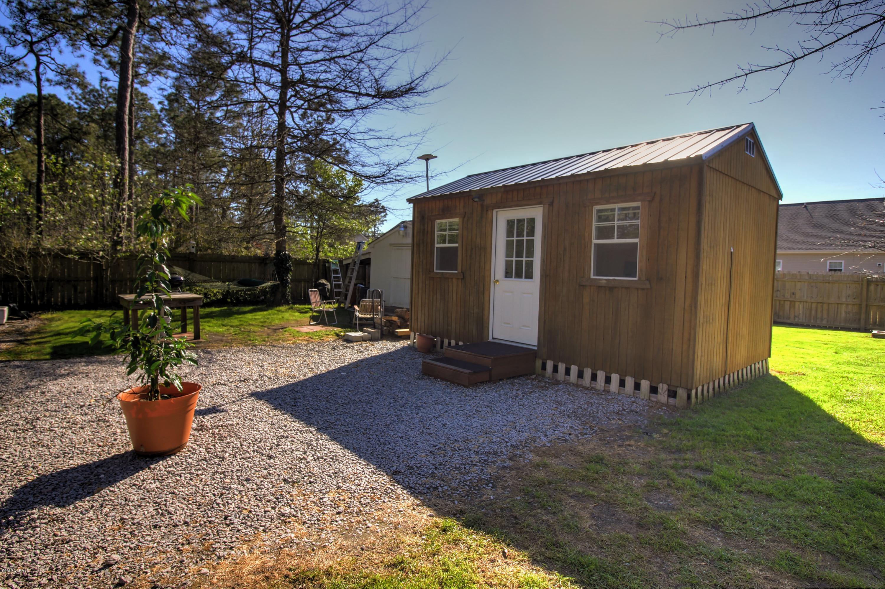 1095 Roberts Road Newport, NC 28570 - Photo 32 of 35 Artist Shed