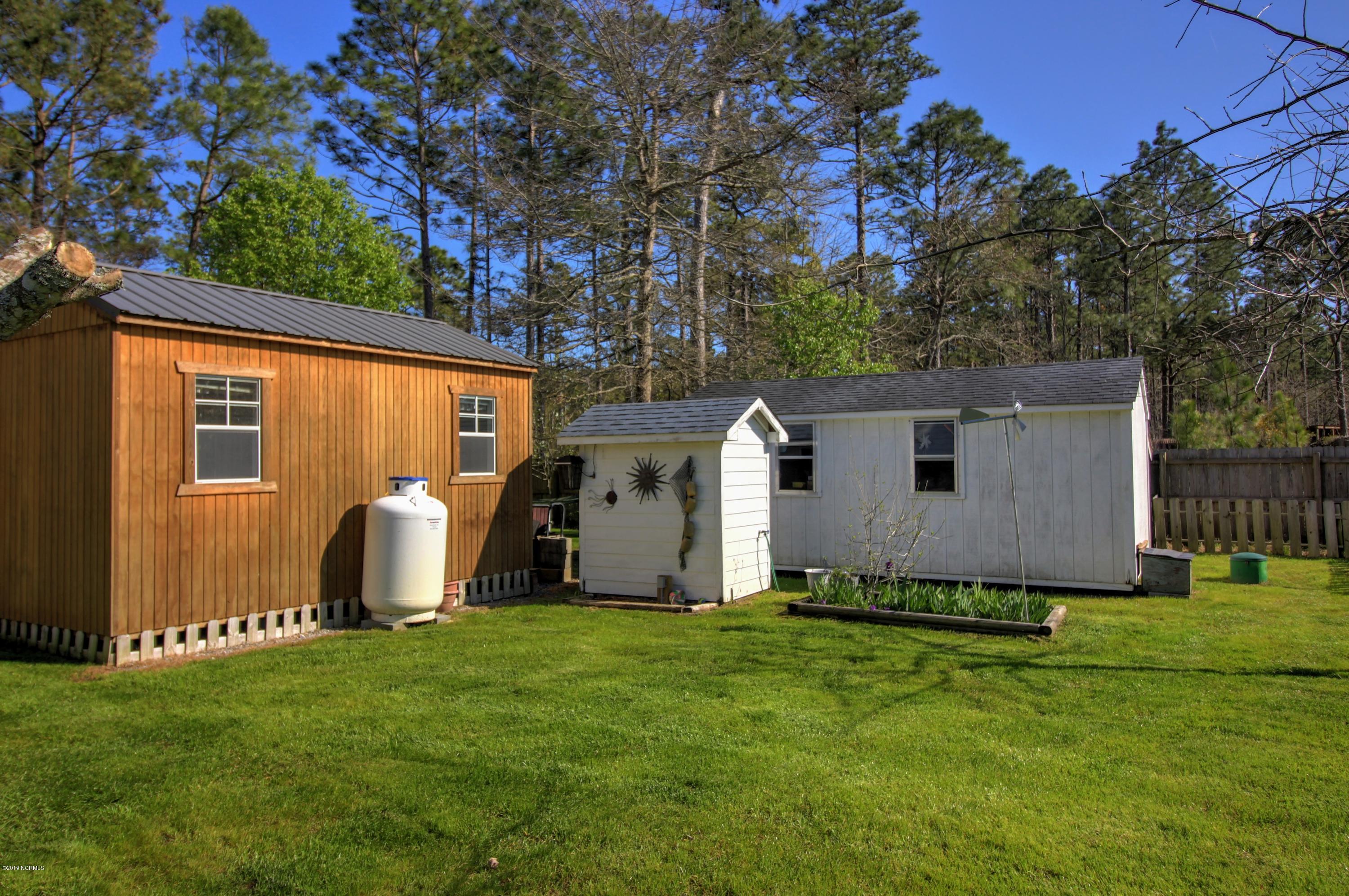 1095 Roberts Road Newport, NC 28570 - Photo 34 of 35 Sheds
