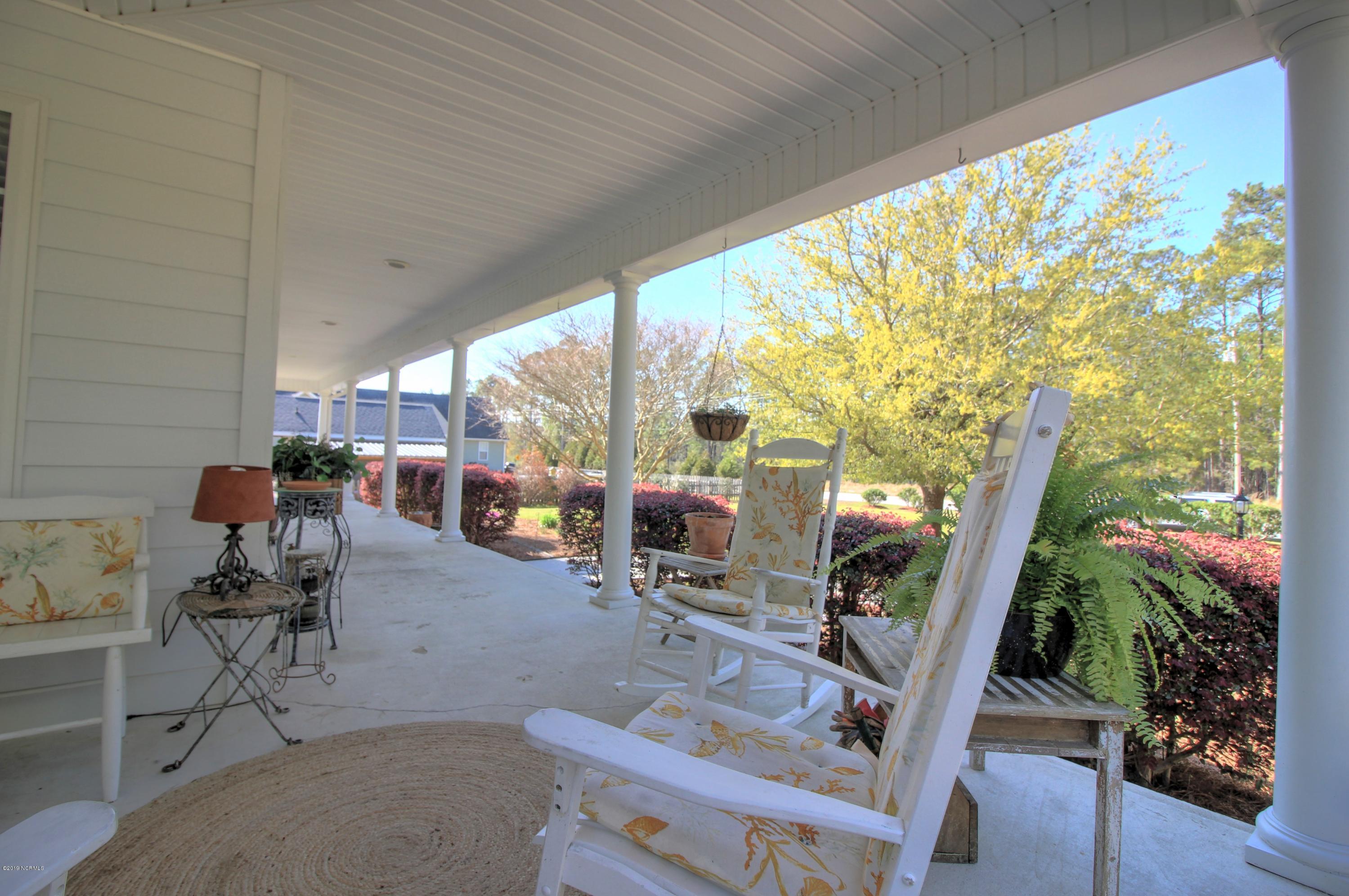 1095 Roberts Road Newport, NC 28570 - Photo 5 of 35 Front Porch