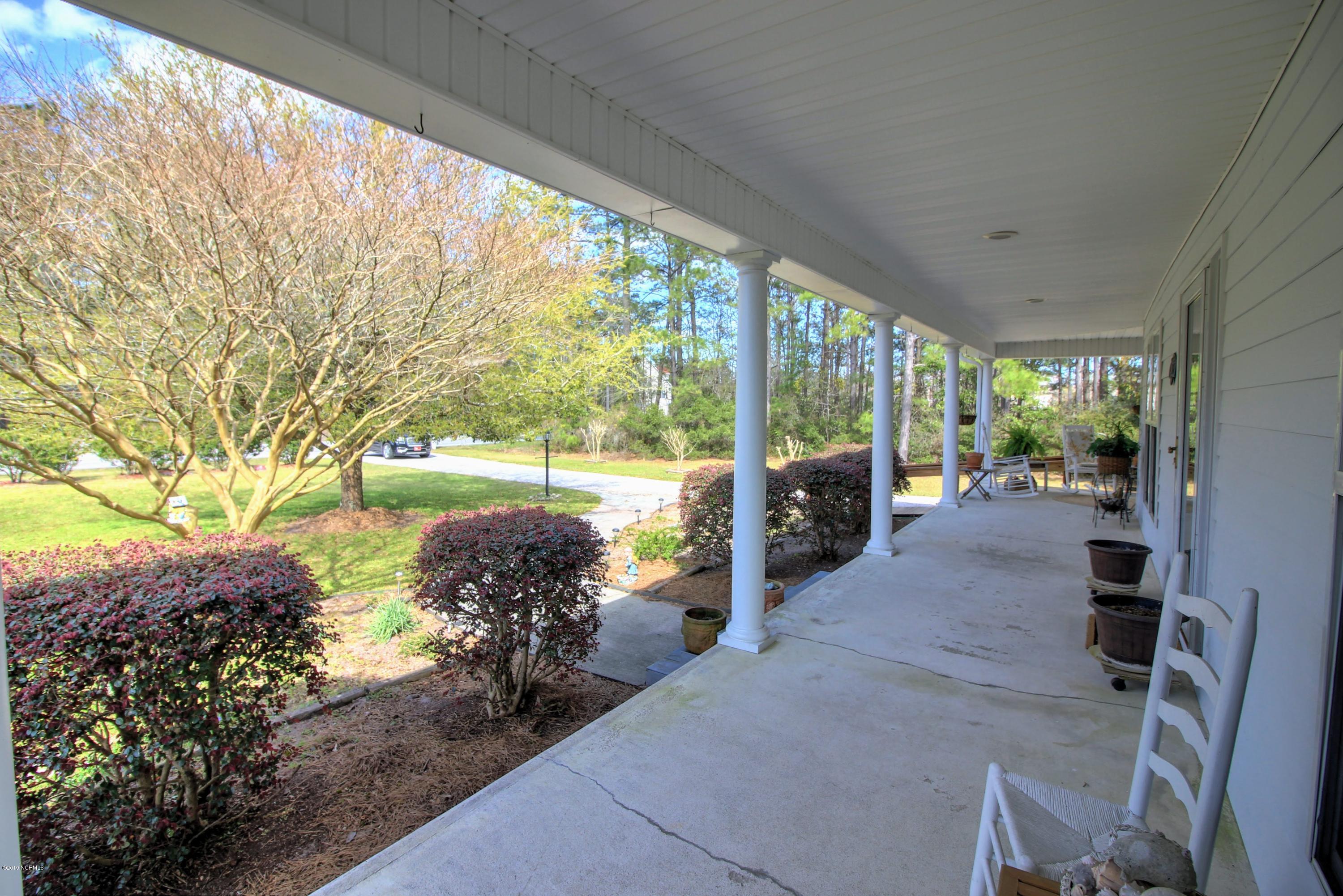 1095 Roberts Road Newport, NC 28570 - Photo 6 of 35 Front Porch