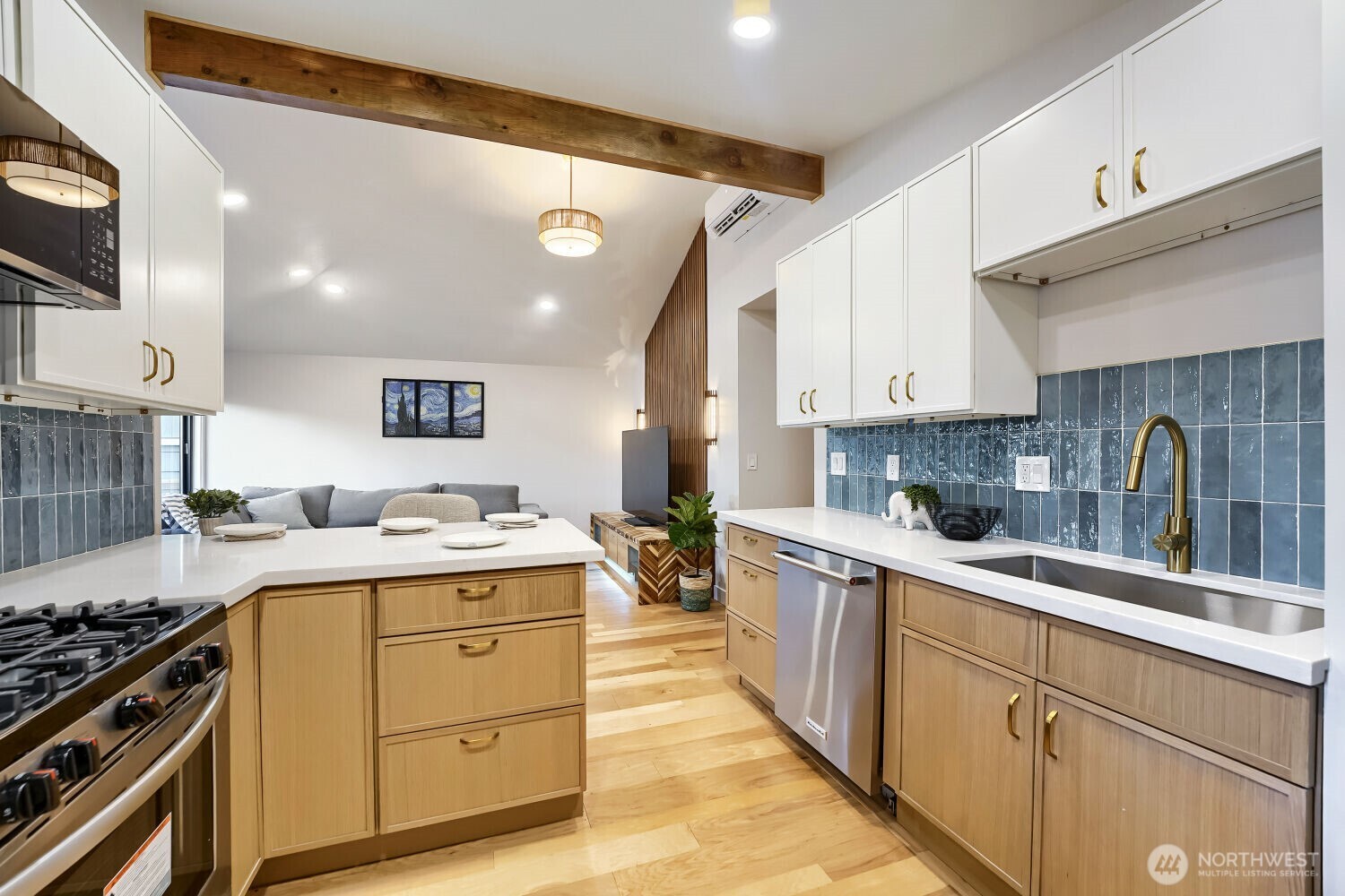 9321 Renton Avenue South Seattle, WA 98118 - Photo 10 of 22