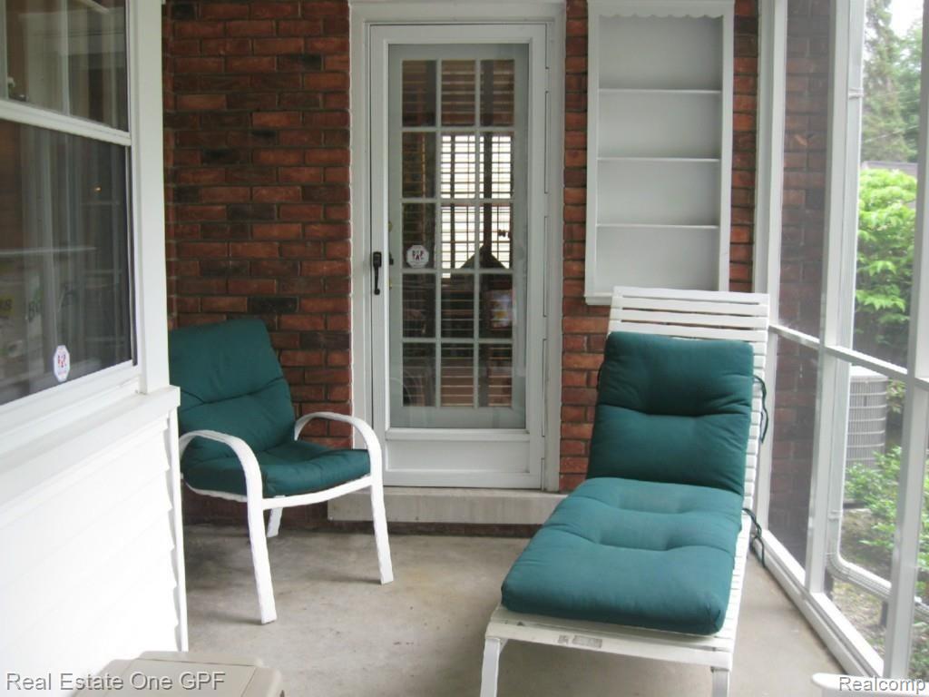 276 Fisher Road Grosse Pointe, MI 48230 - Photo 19 of 23 19 IMG_1879.jpg