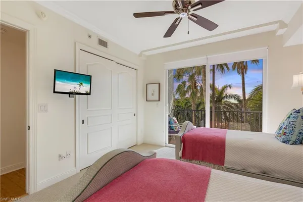$1,599,750 | 700 La Peninsula Boulevard, Unit 404, Naples, FL 34113