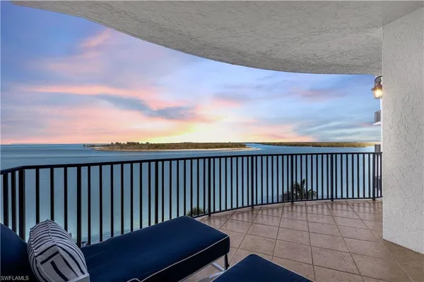 $1,599,750 | 700 La Peninsula Boulevard, Unit 404, Naples, FL 34113