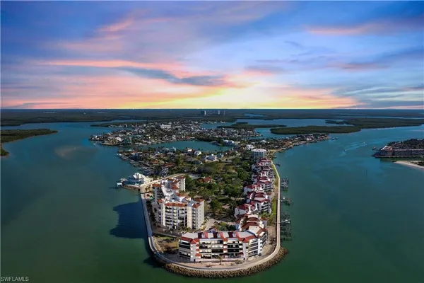 $1,599,750 | 700 La Peninsula Boulevard, Unit 404, Naples, FL 34113