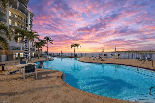 $1,599,750 | 700 La Peninsula Boulevard, Unit 404, Naples, FL 34113