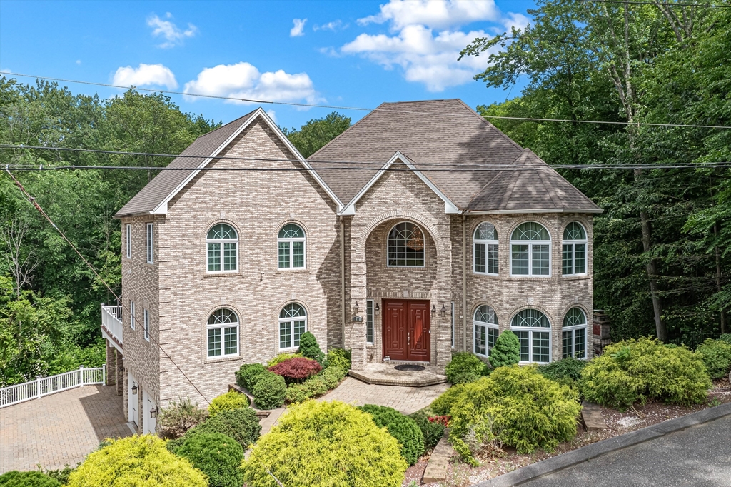 131 Ridgeway Drive Agawam, MA 01030 - Photo 1 of 33 Gallery Image 1