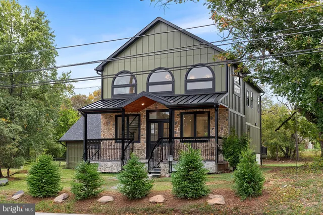 $870,000 | 105 West 3rd Avenue, Trappe, PA 19426