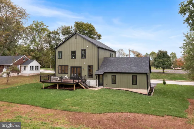 $870,000 | 105 West 3rd Avenue, Trappe, PA 19426