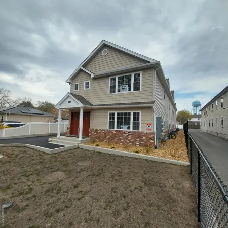 $3,200 | 343 Jackson Street, Unit 1, Hempstead, NY 11550