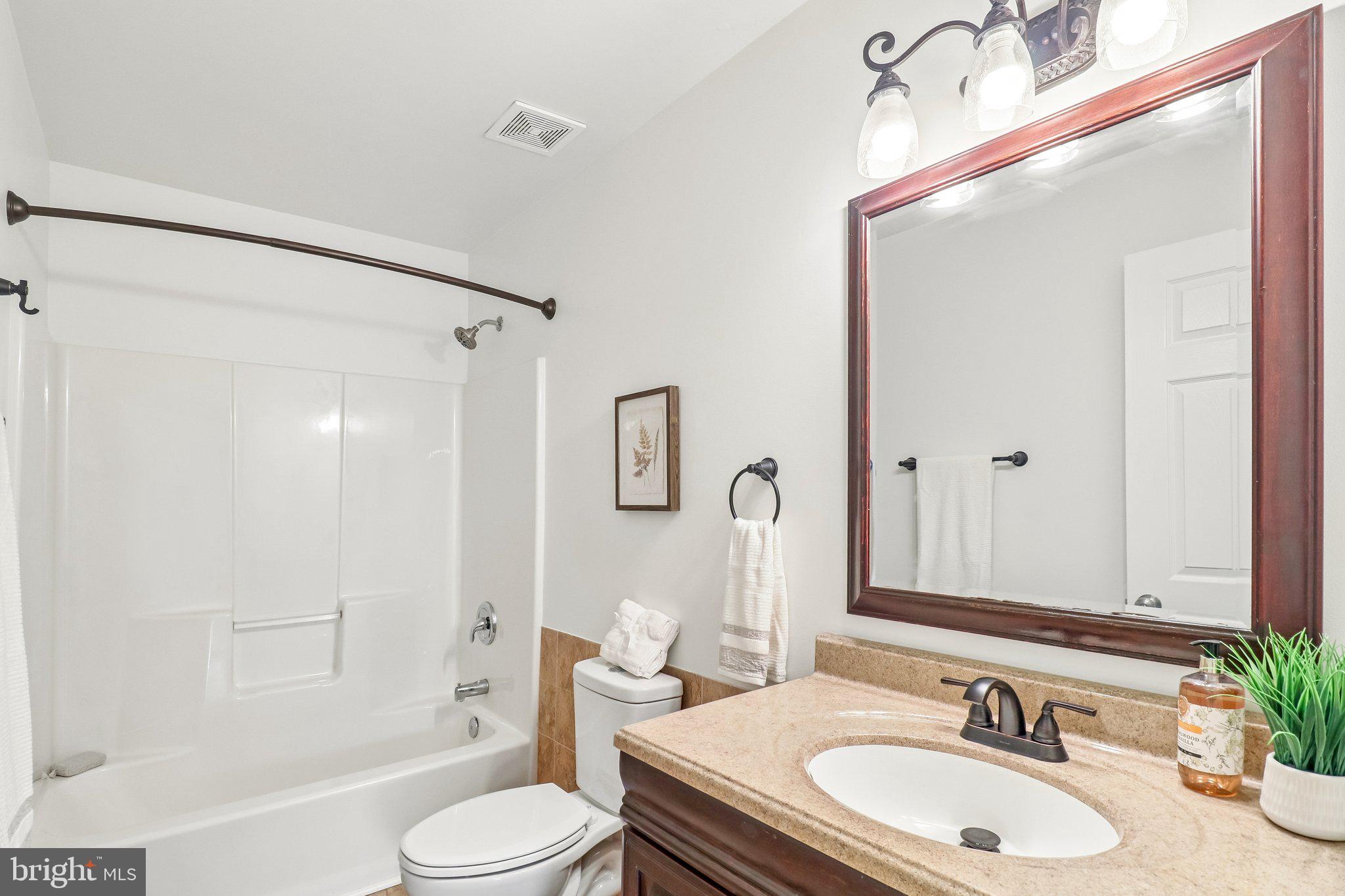 4940 Bryantown Road Waldorf, MD 20601 - Photo 55 of 102 Hallway full bath