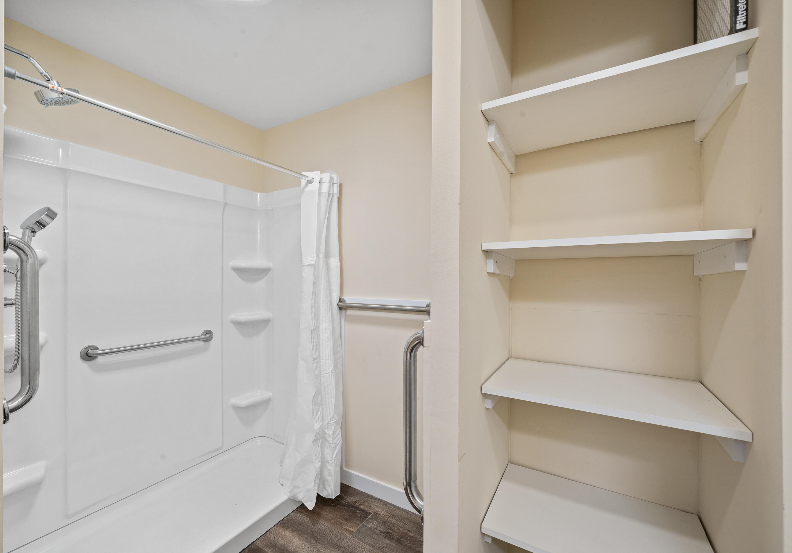 N3358 Hawthorn Road Geneva, WI 53147 - Photo 18 of 46 N3358 Hawthorn-27