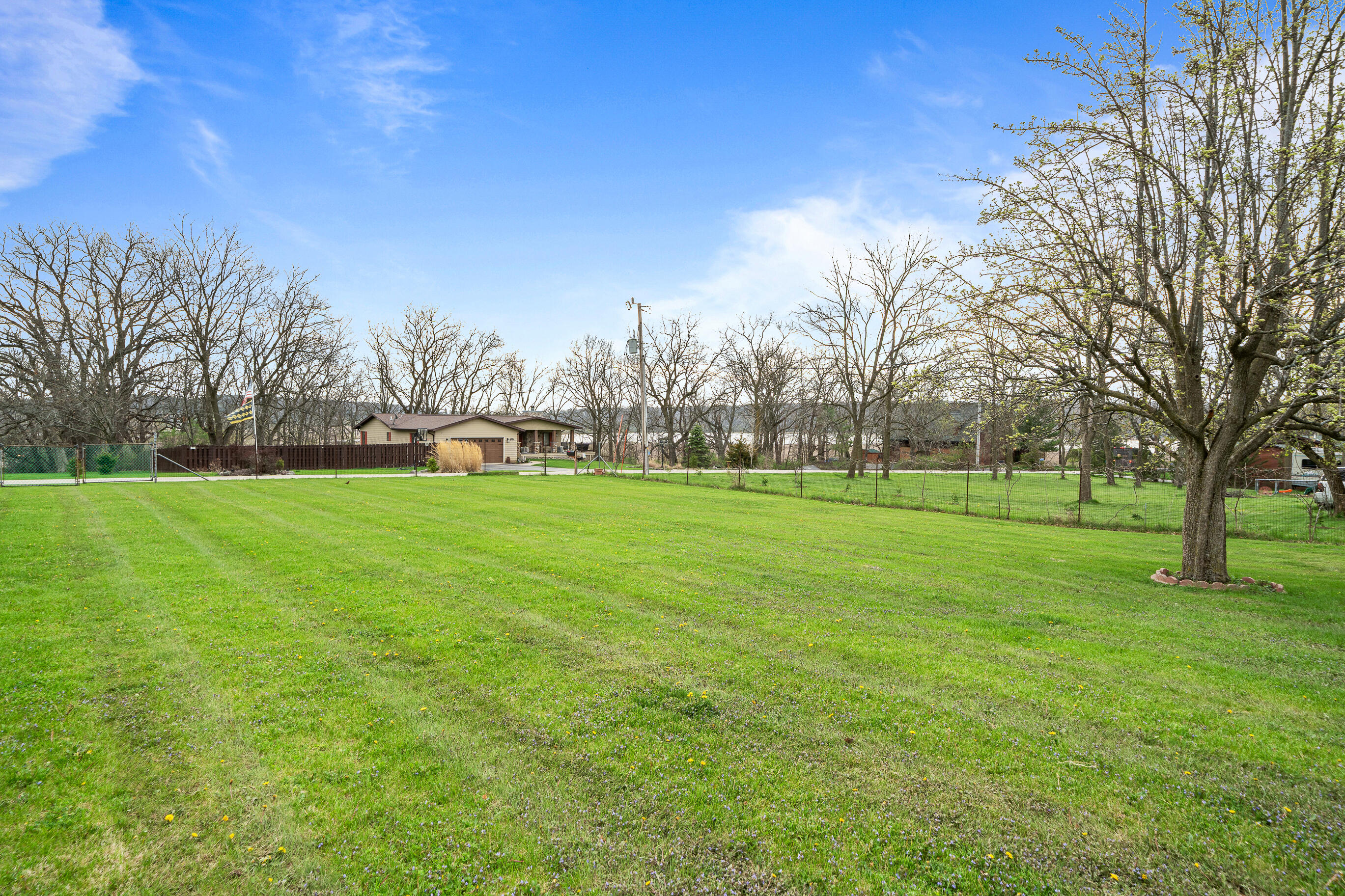 N3358 Hawthorn Road Geneva, WI 53147 - Photo 35 of 46 N3358 Hawthorn-13