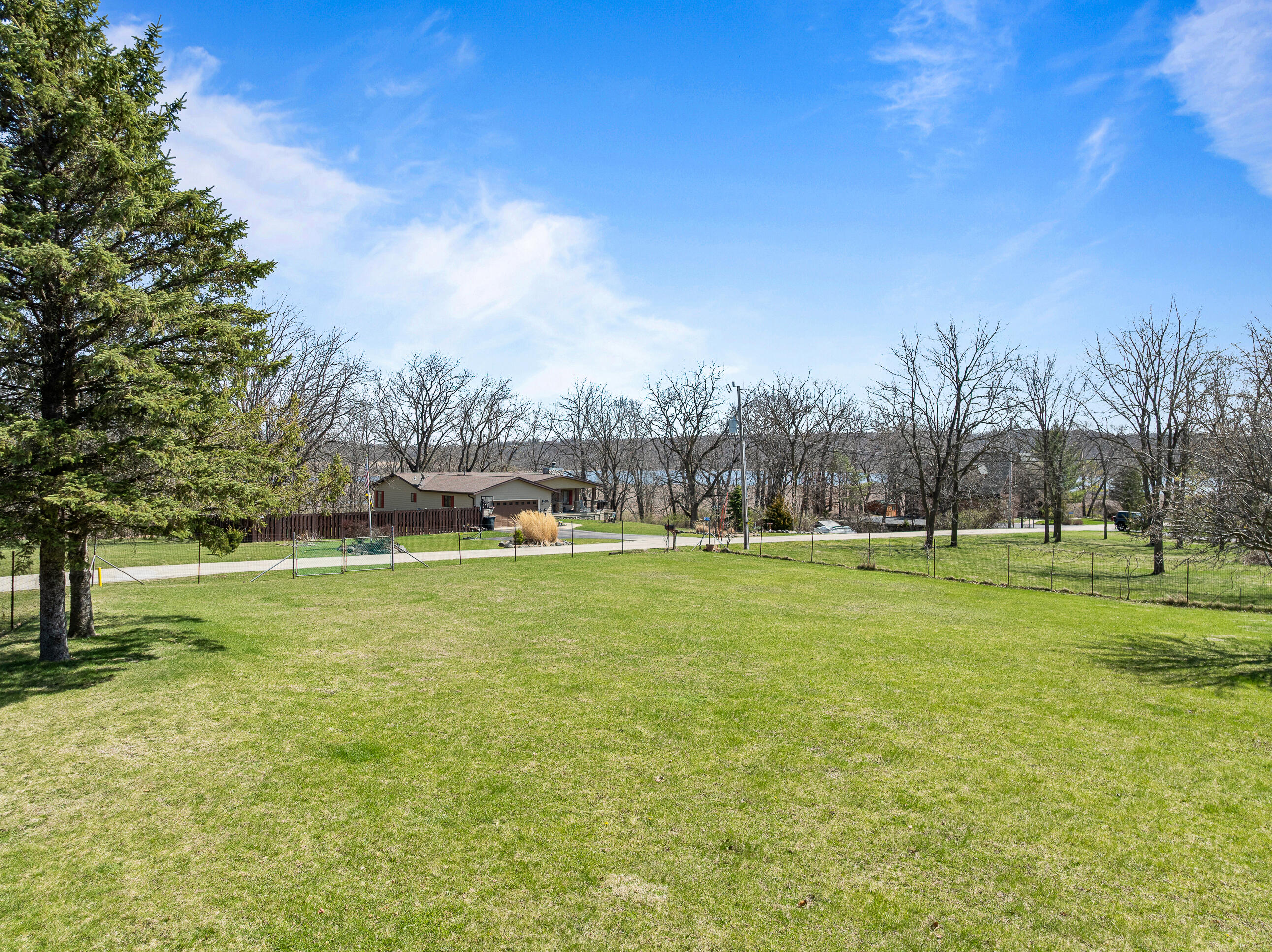 N3358 Hawthorn Road Geneva, WI 53147 - Photo 4 of 46 N3358 Hawthorn-7