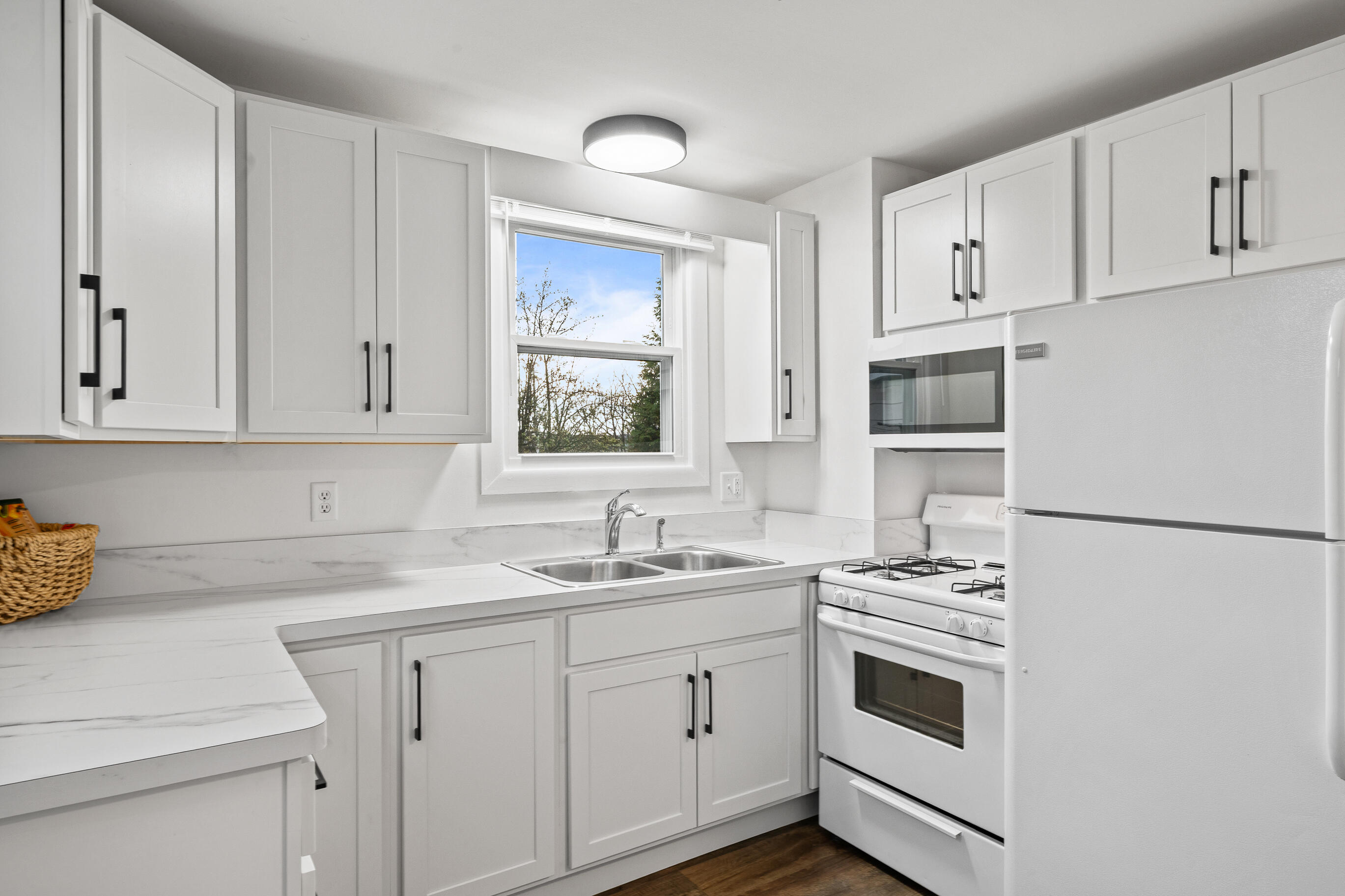 N3358 Hawthorn Road Geneva, WI 53147 - Photo 10 of 46 N3358 Hawthorn-19