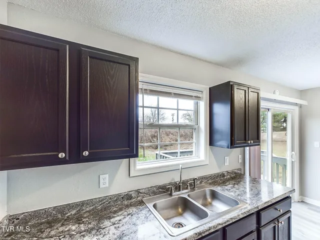 $1,200 | 754 Old Stage Road, Unit A, Church Hill, TN 37642